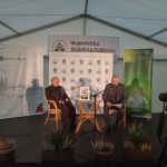 Promocja książki Rewolucja "Solidarności" (...) - widok na scenę: Z. Bereszyński, P. Pałys