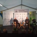 Promocja książki Rewolucja "Solidarności" (...) - widok na scenę: Z. Bereszyński, P. Pałys
