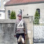 Kondukt pogrzebowy podczas pochówku bezimiennych Powstańców Śląskich w Kalinowie