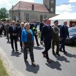 Kondukt pogrzebowy podczas pochówku bezimiennych Powstańców Śląskich w Kalinowie