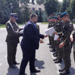 Święto 10 Opolskiej Brygady Logistycznej - wręczenie listów żołnierzom