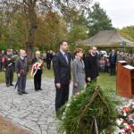 Uroczystość pod pomnikiem Powstańców Warszawskich - Jeńców Stalagu 344 Lamsdorf