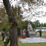 Uroczystość pod pomnikiem Powstańców Warszawskich - Jeńców Stalagu 344 Lamsdorf